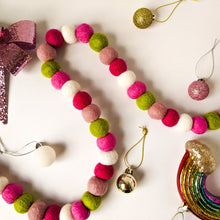 Load image into Gallery viewer, Pink and green felt christmas garland
